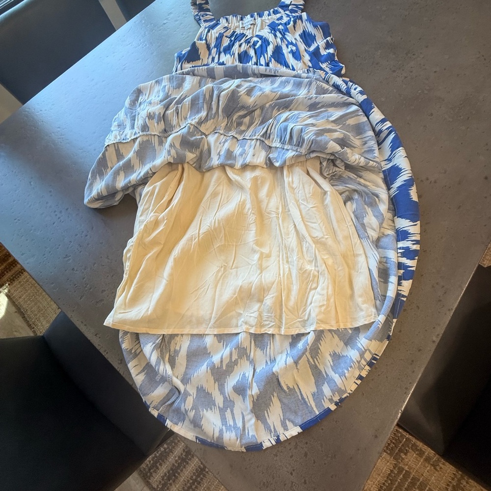 NWOT Evereve Blue and Cream Patterned Maxi Dress - Picture 7 of 11